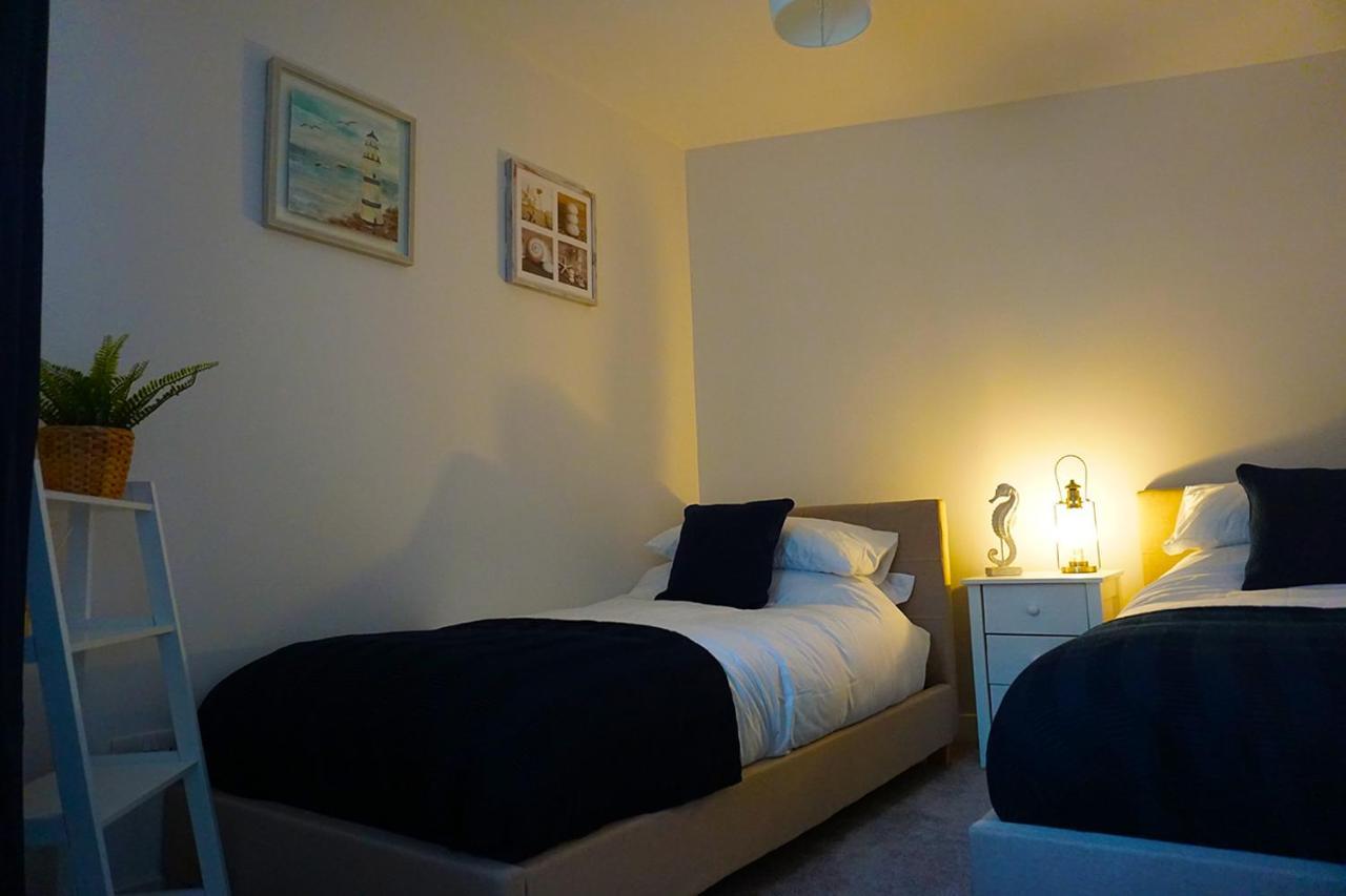 Staycation At Pine Cottage, A Newly Refurbished Holiday Cottage Goodwick Ngoại thất bức ảnh